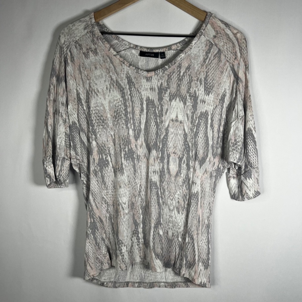 Apt. 9 Shirt Women XS‎ White Gray Snakeskin Patterned 3/4 Sleeve Knit Blouse Top